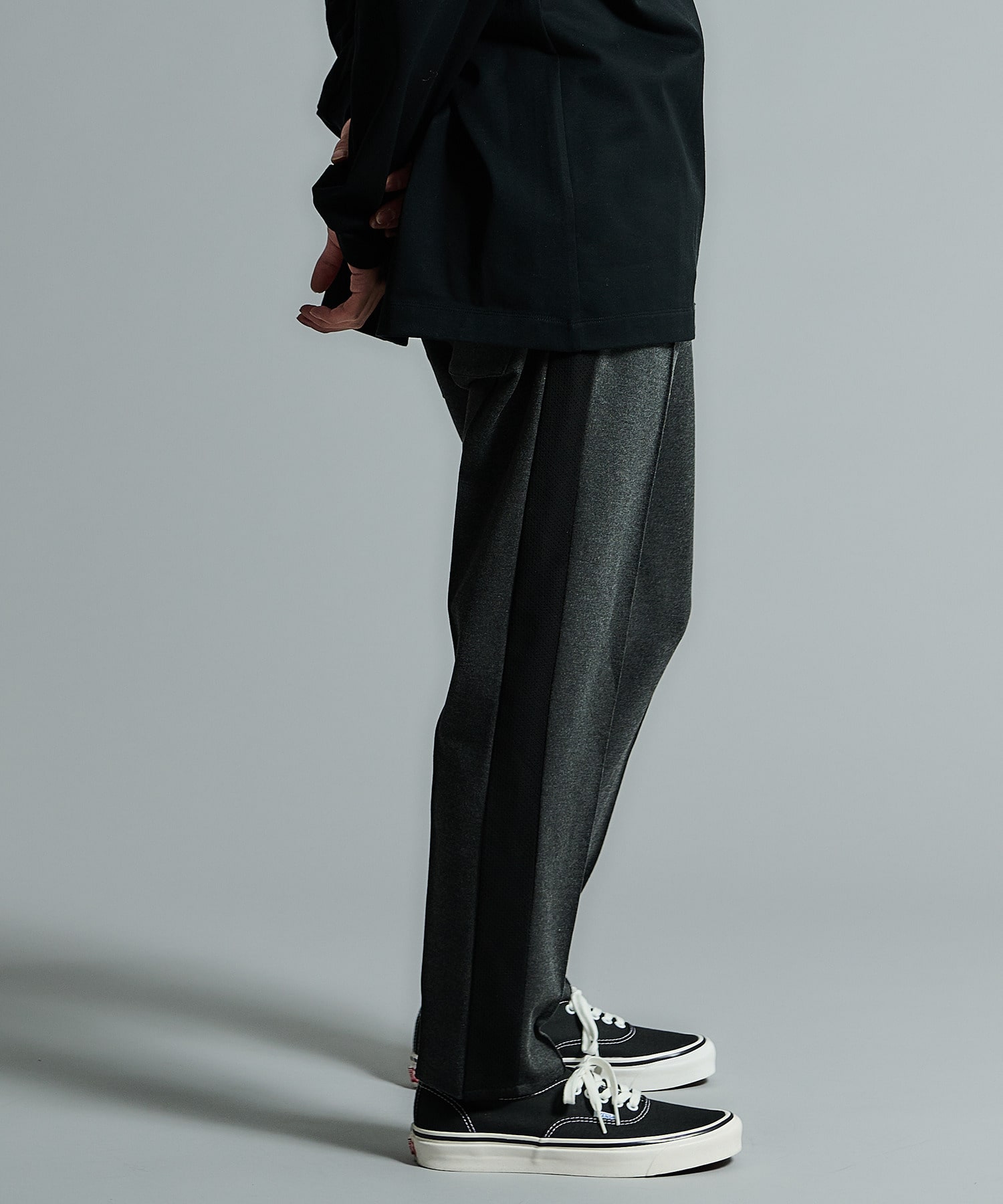 onegravity quot;Tapered Track Pantsquot; サイドラインパンツ｜ESTNATION ONLINE  STORE｜エストネーション 公式通販