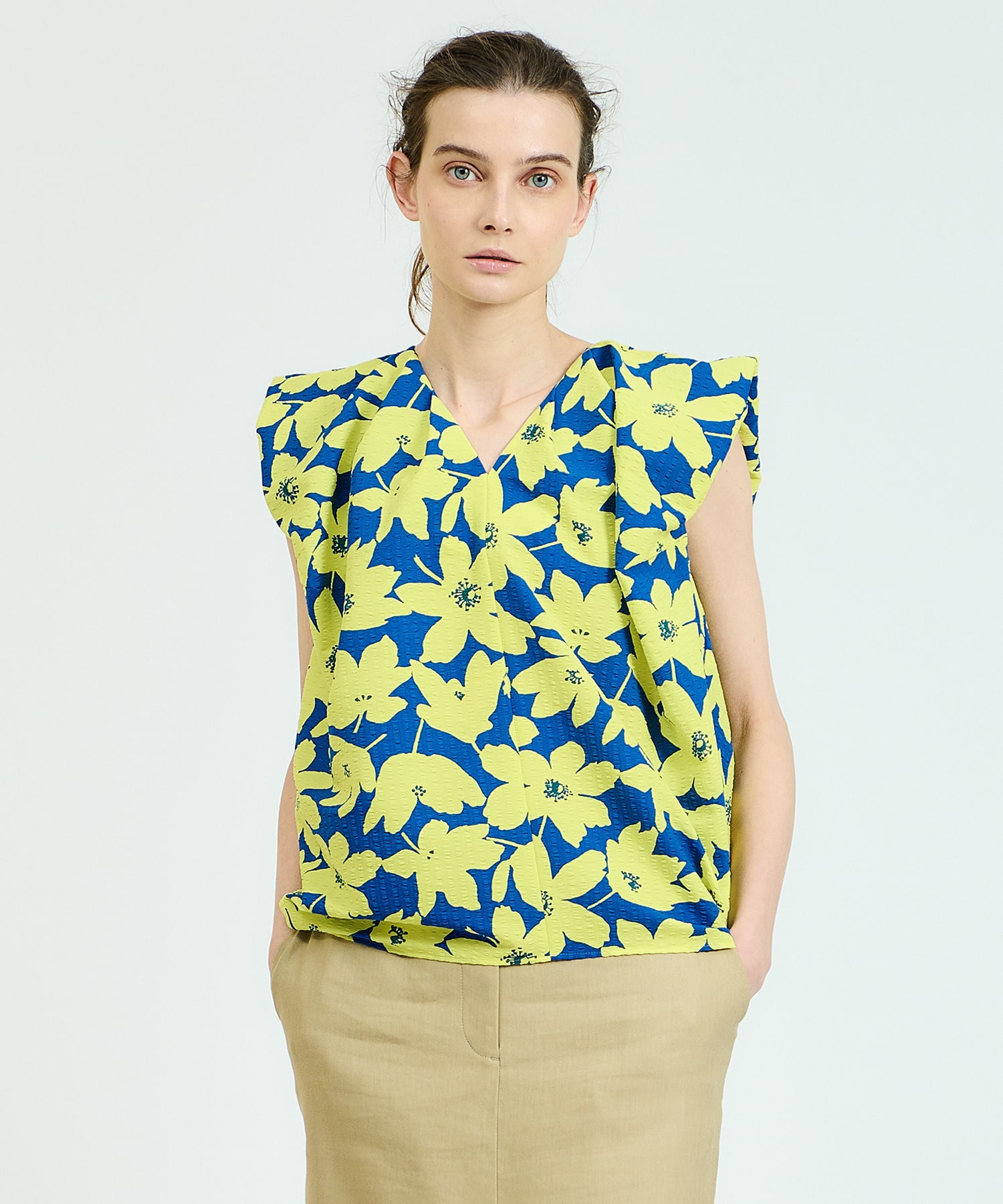 綿生地B反リップルシルエット花柄白×紺巾112×65cm