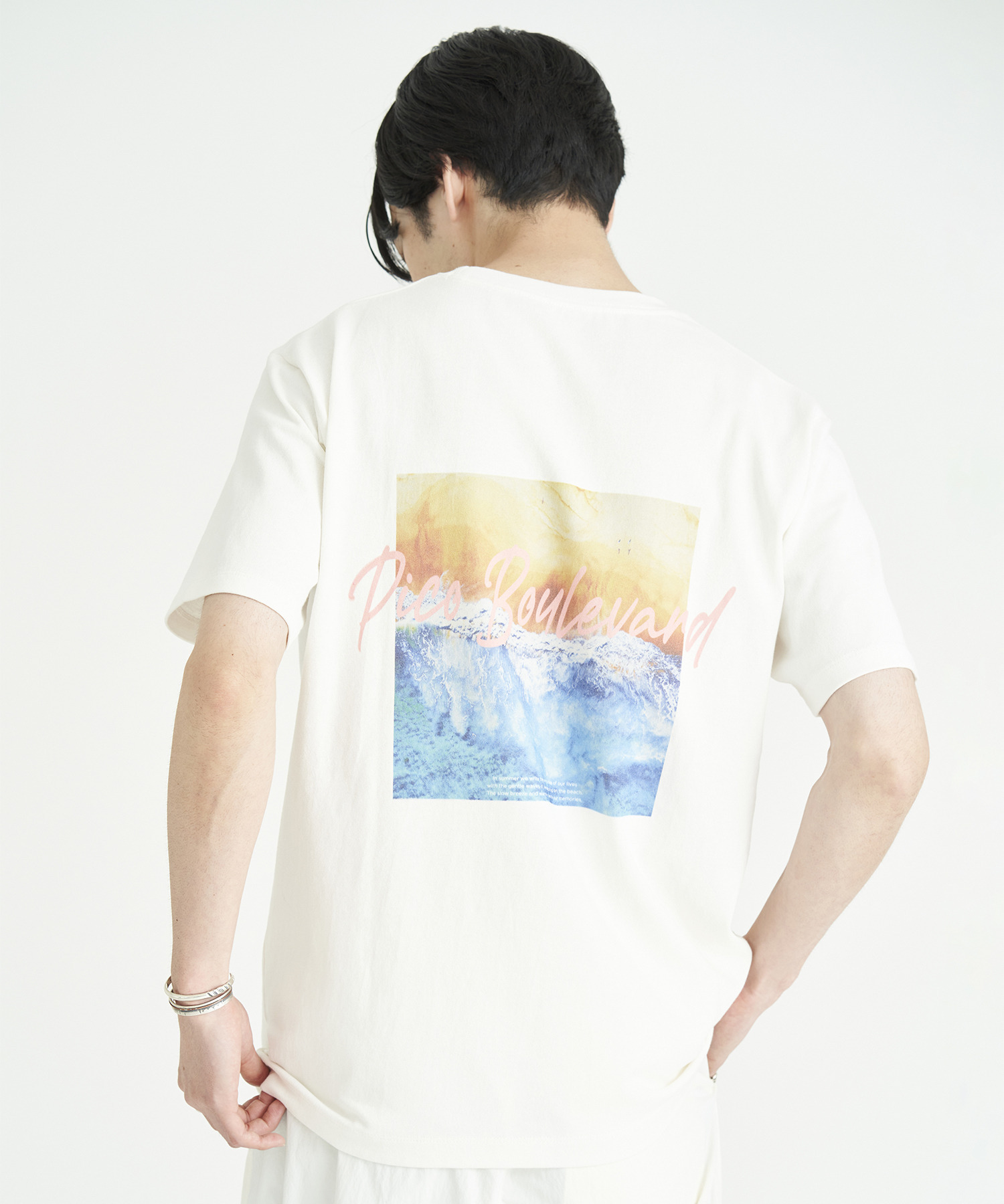 バックプリントTシャツ