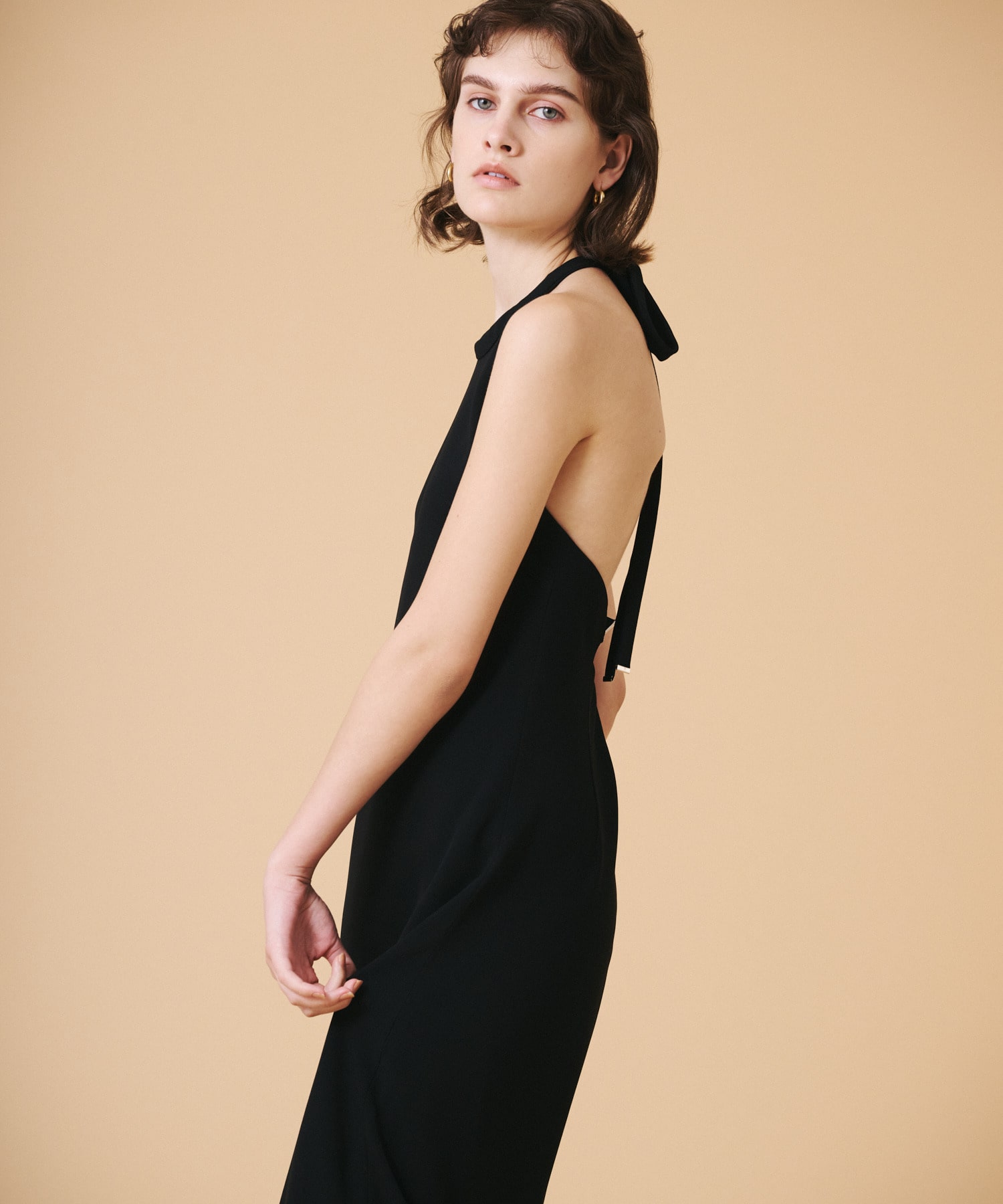 COLUMN / ホルターネックドレス｜ESTNATION ONLINE STORE