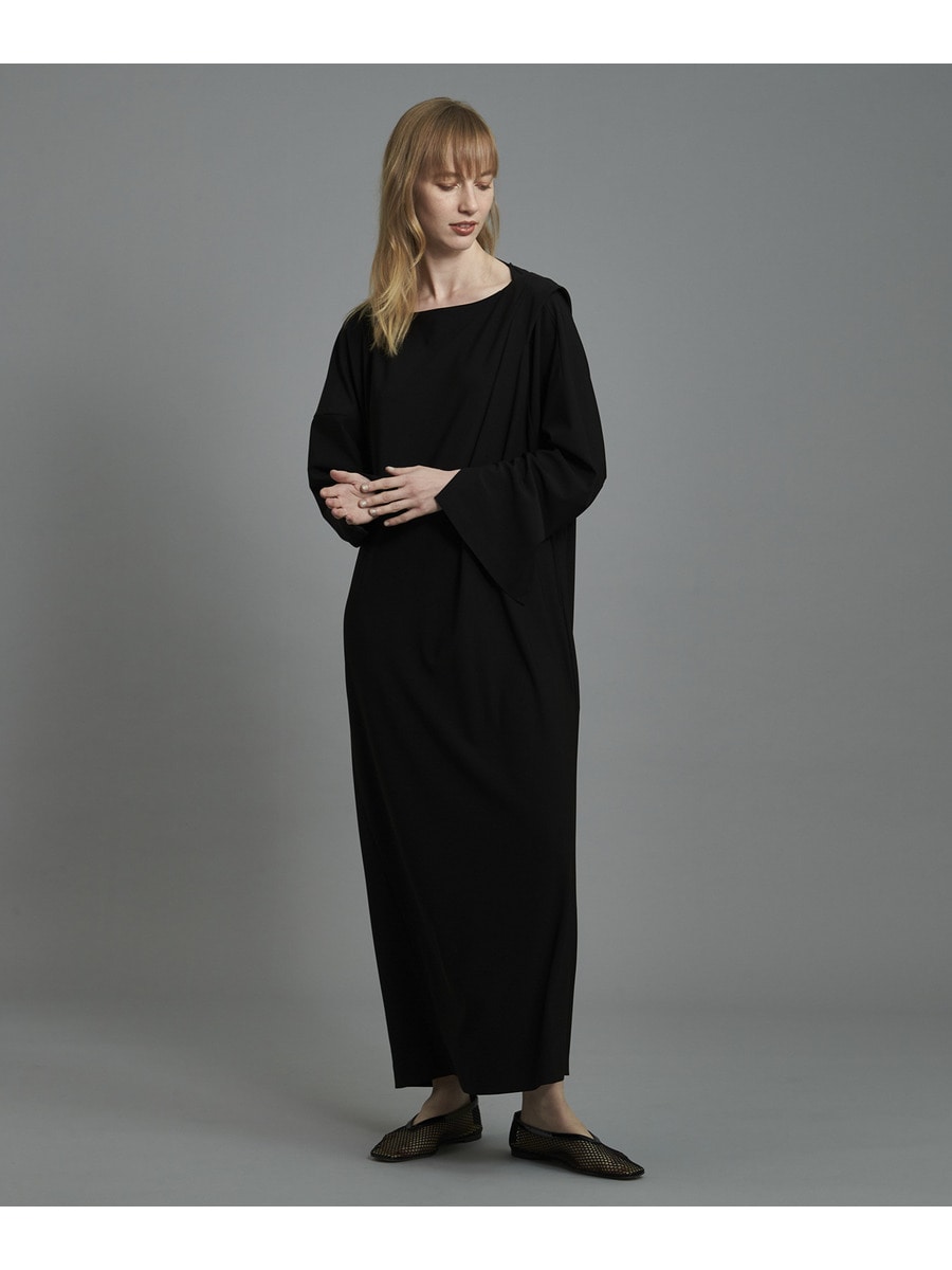 バックドロップドレス＜ESSENCEOFLUXURY＞