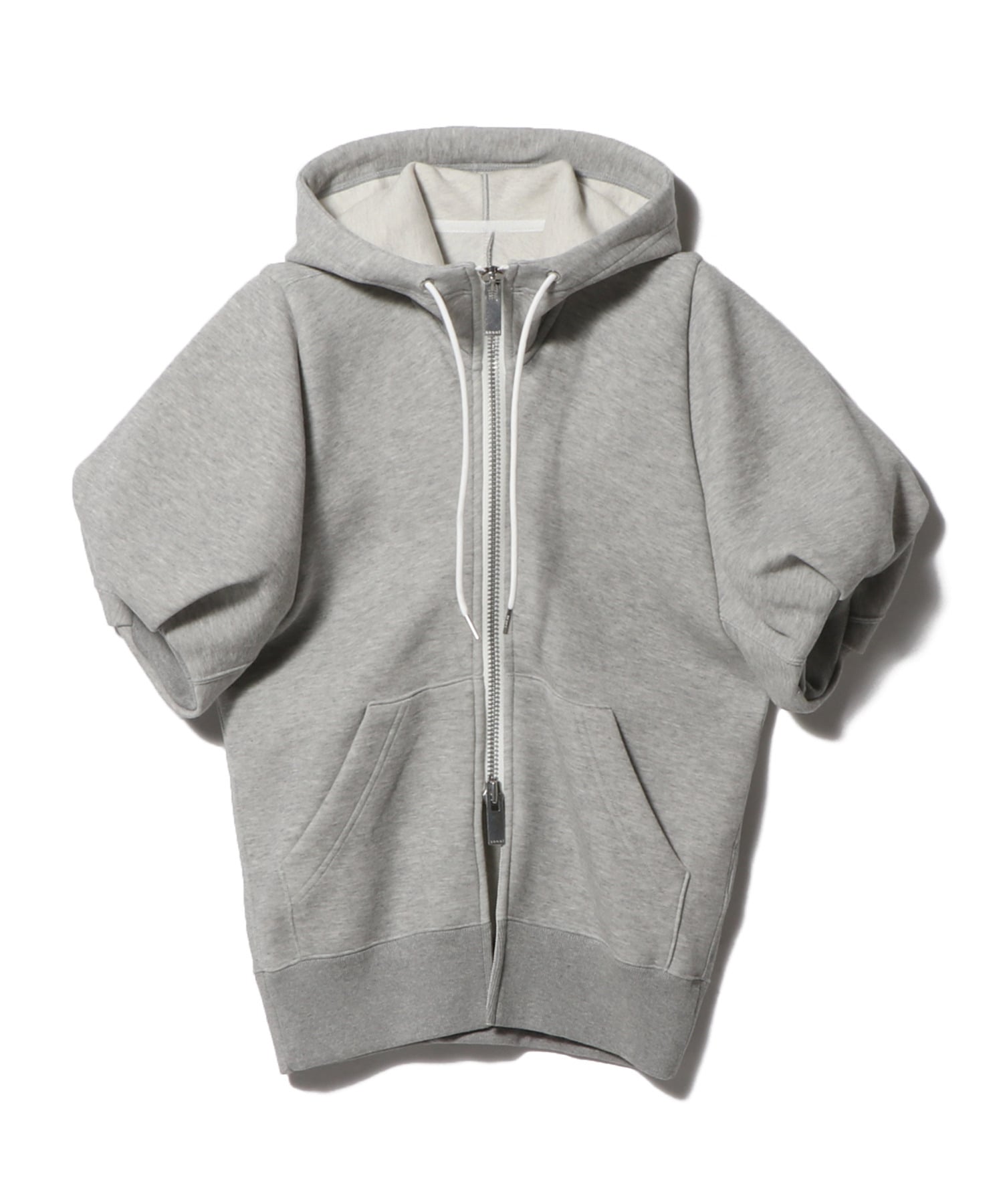 sacaiプルオーバー