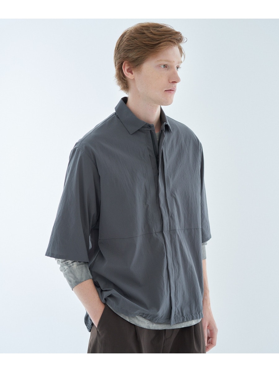 テックメッシュジップアップシャツ