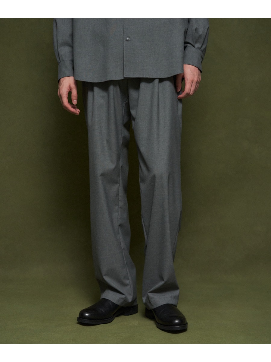 ストレッチテーパードパンツ