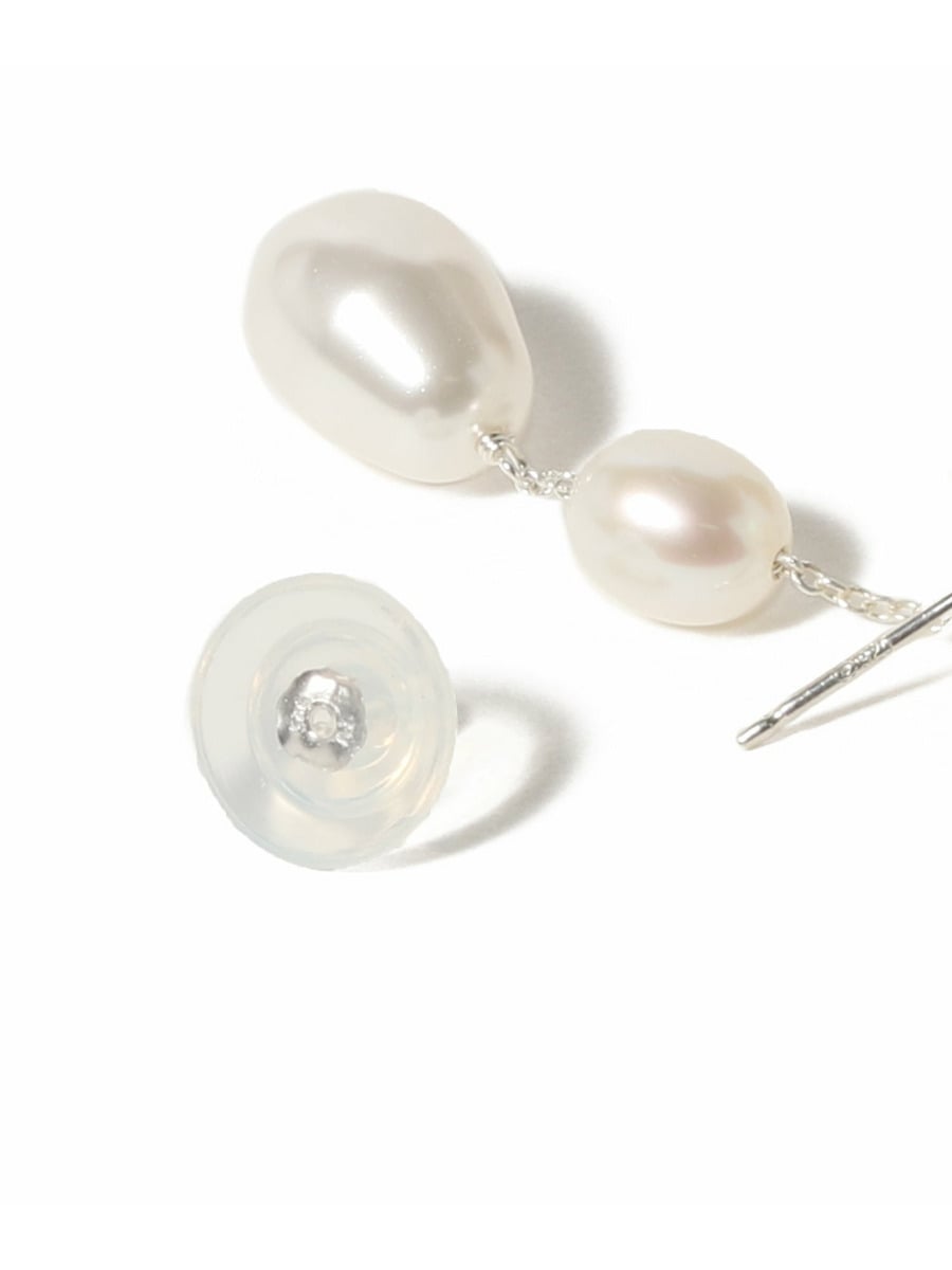 【SOPHIE BUHAI】ホワイト Small Angelyne ピアス（関税込み） SOPHIE BUHAI/ソフィーブハイ】Small Angelika Earrings Qu