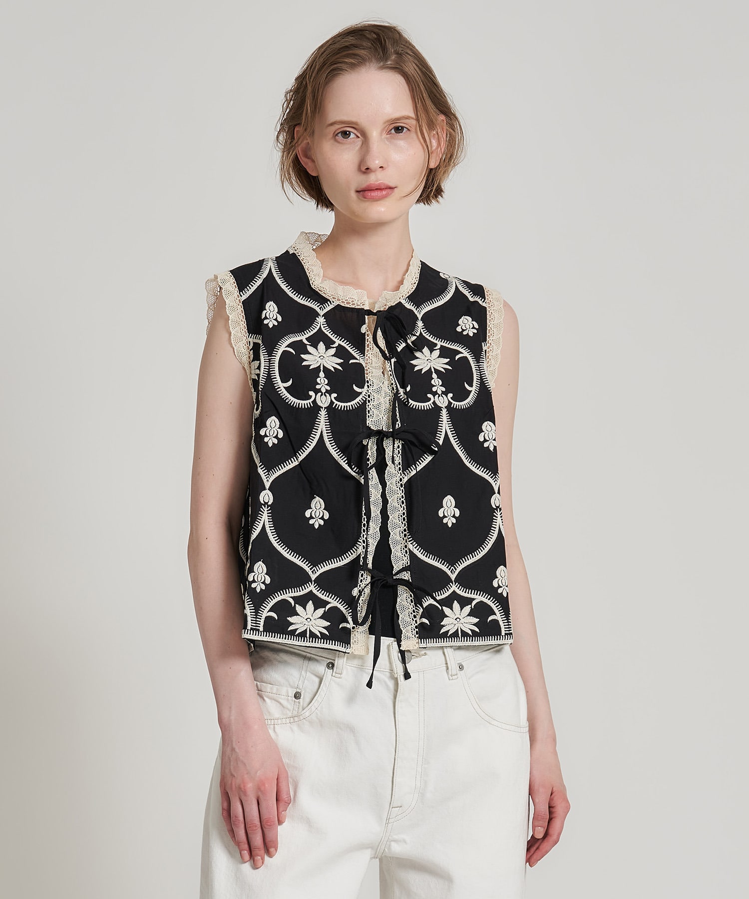Top Canny 刺繍ジレ