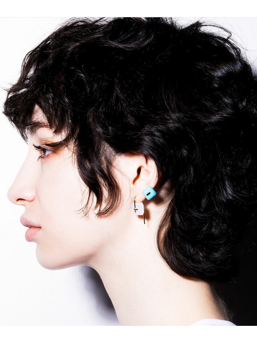 ネイキッド ストーン スタッド ピアス / カーネリアン BIRD OF PARADISE ネイキッド ストーン スタッド ピアス