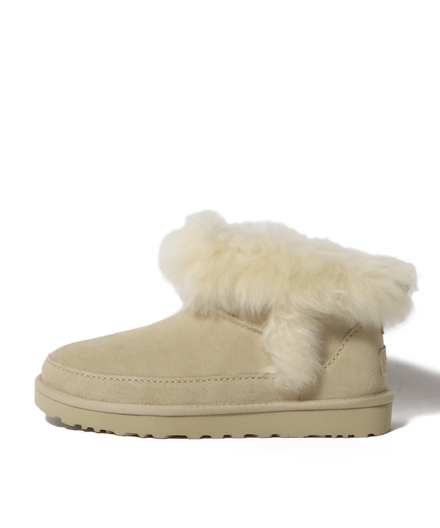 CLASSIC ULTRA MINI CHALET ブーツ