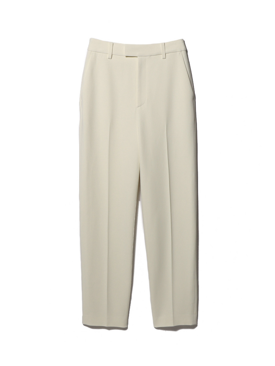 テーパードパンツ