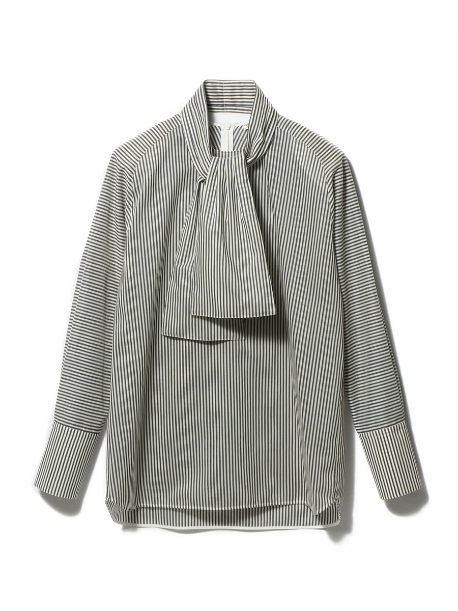 ストライプハイネックブラウス