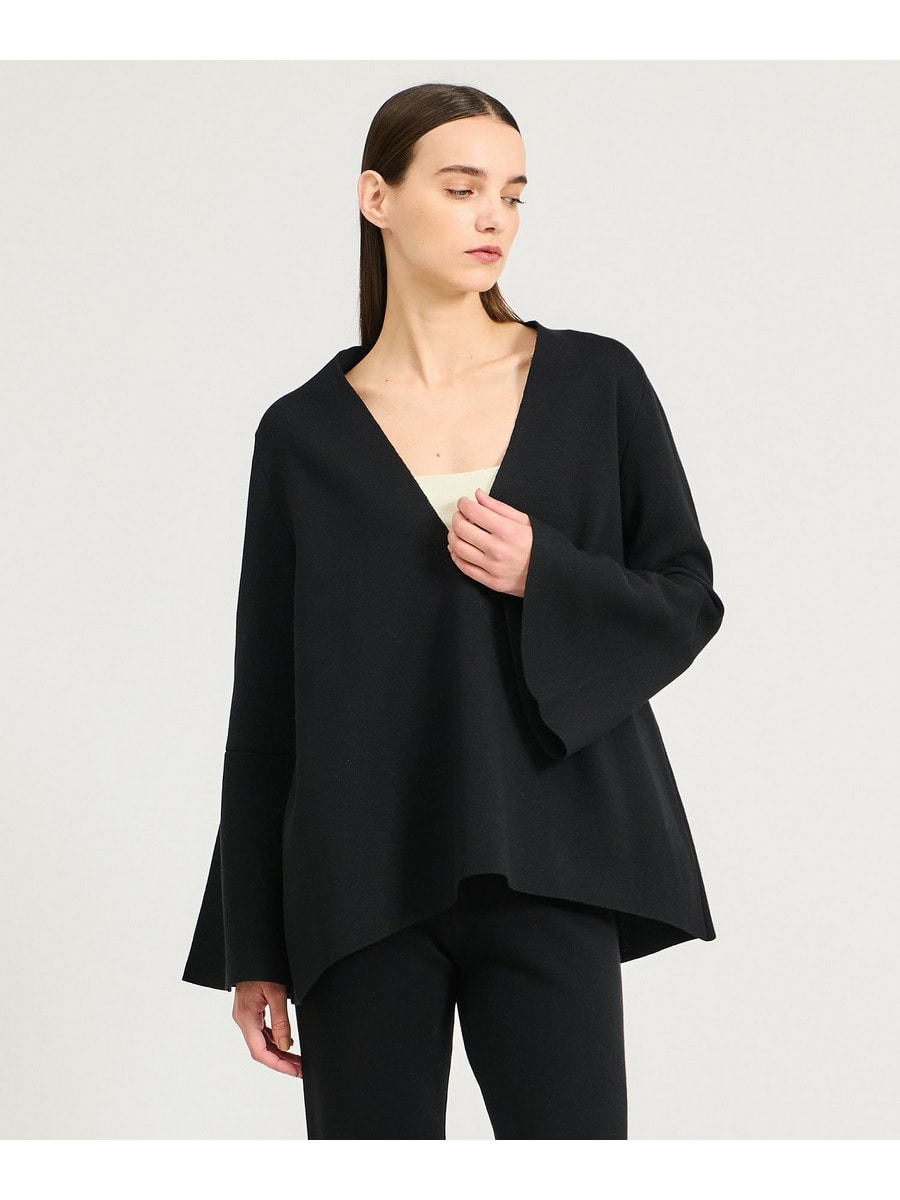 【CLASSY. 12月号掲載】フレアスリーブVネックニット