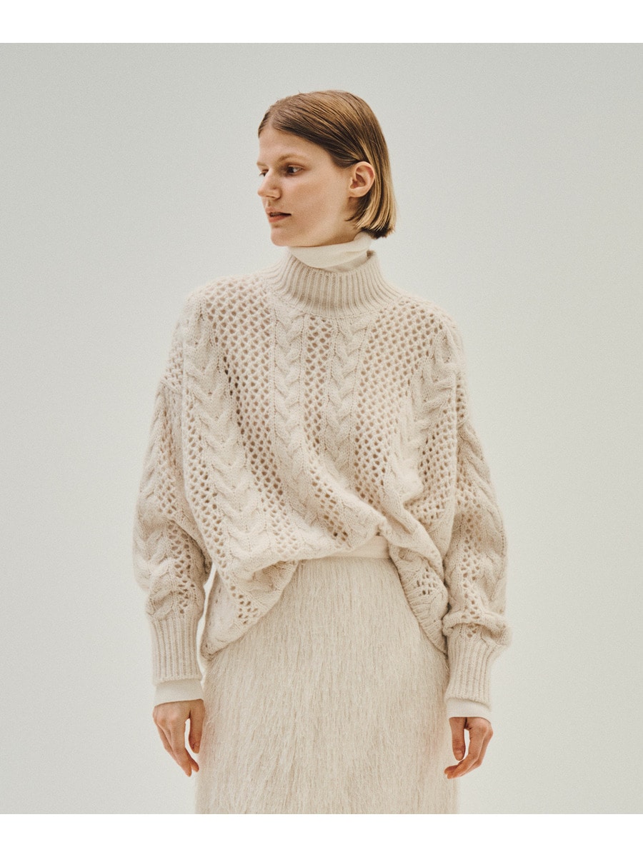 ケーブルシアーニット