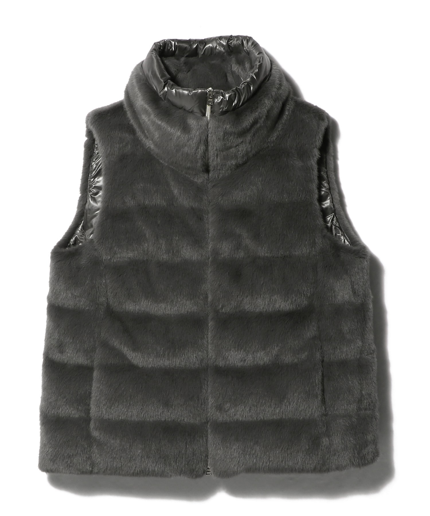 フーデッド ダウンベスト