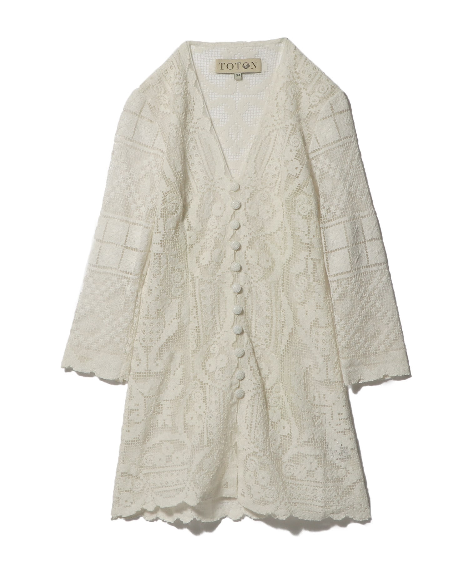 レース刺繍トップス