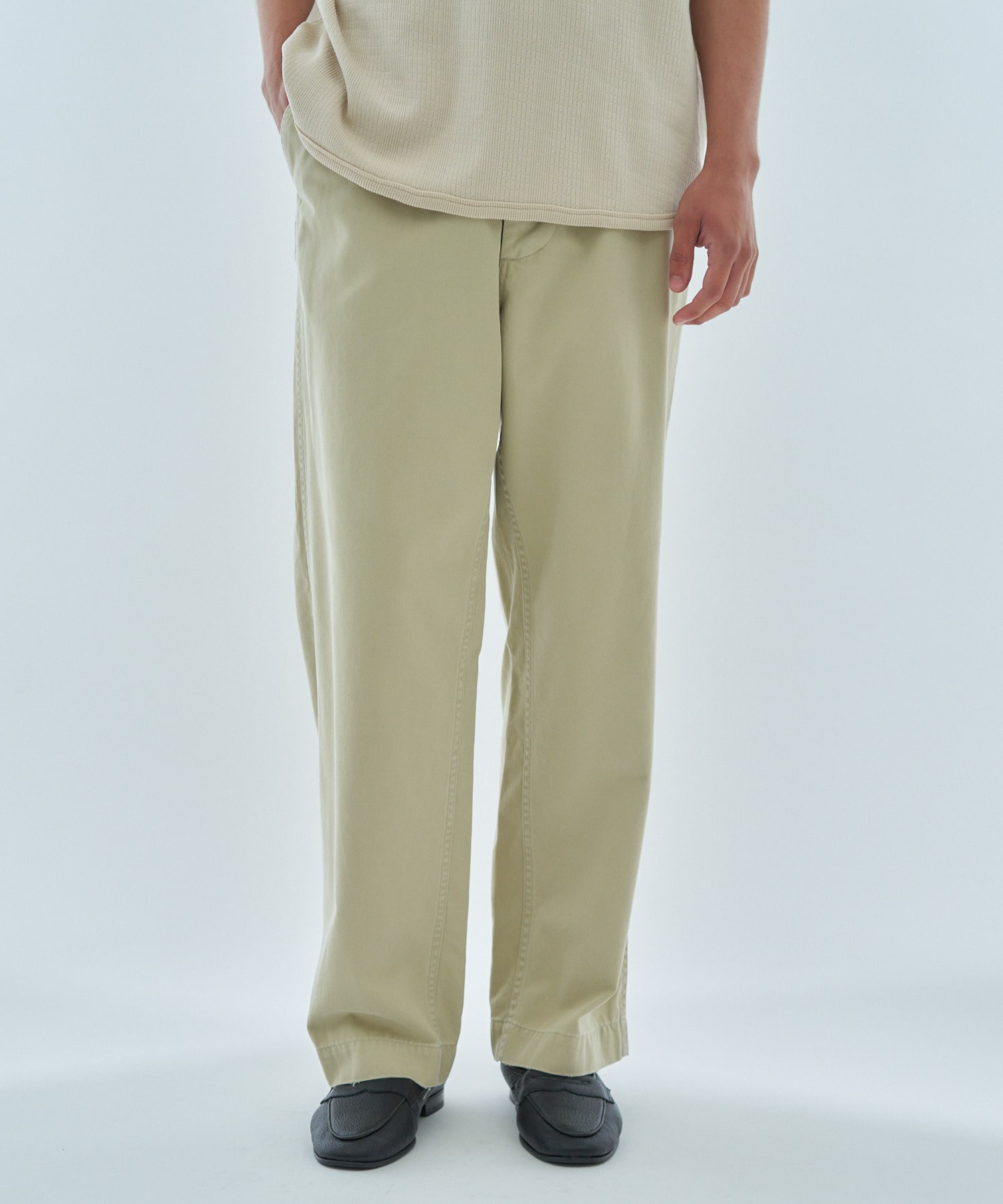 ルーズフィット チノパンツ