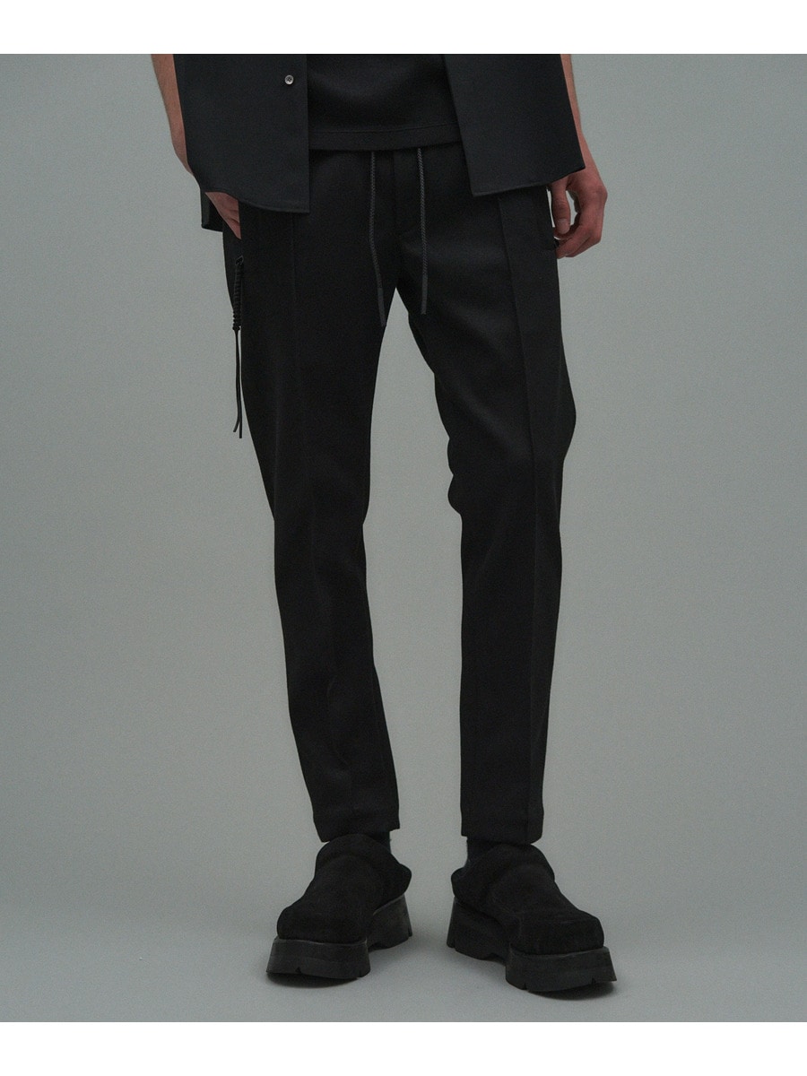 トラックパンツ