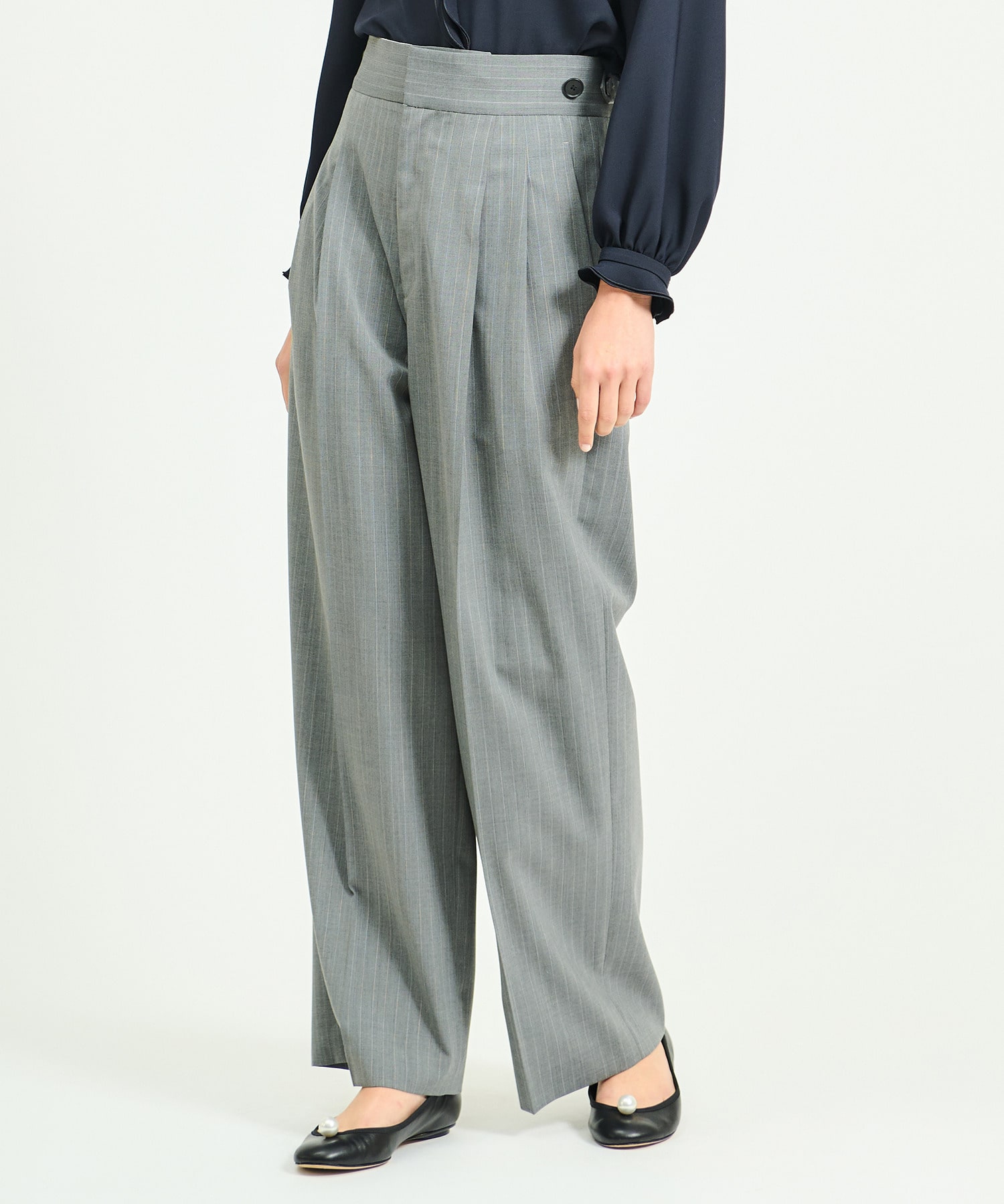 ピンストライプ ツータック パンツ