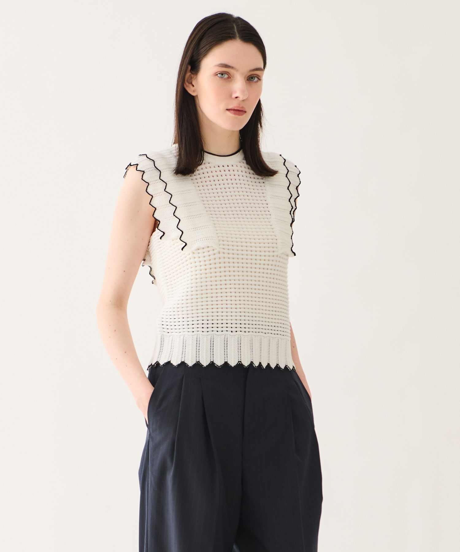 タックアイレットニット