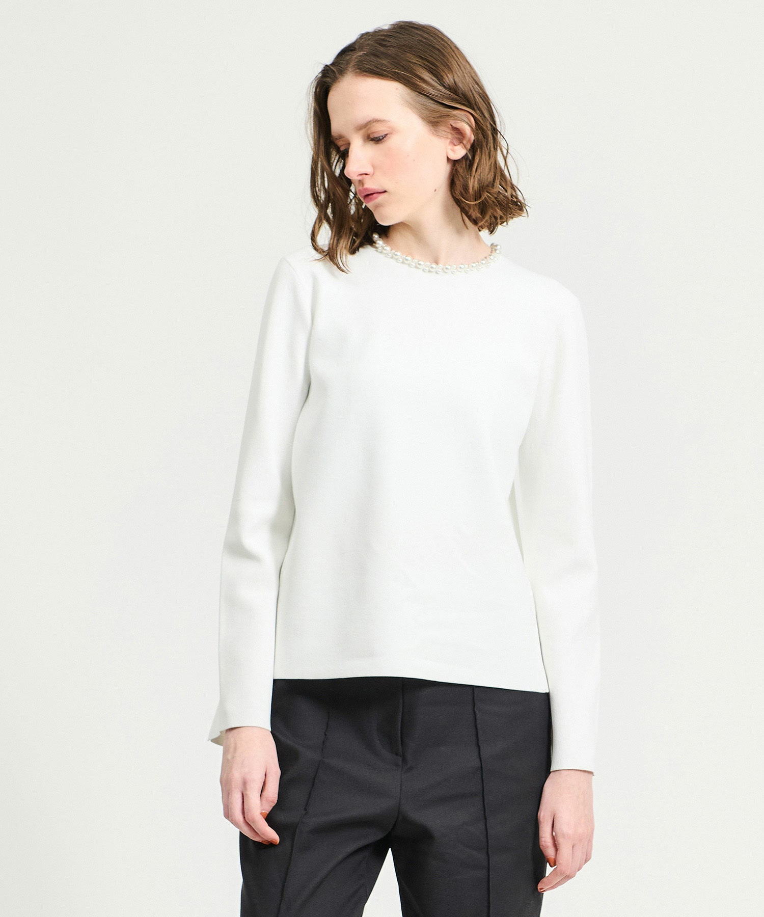 パールネックニット