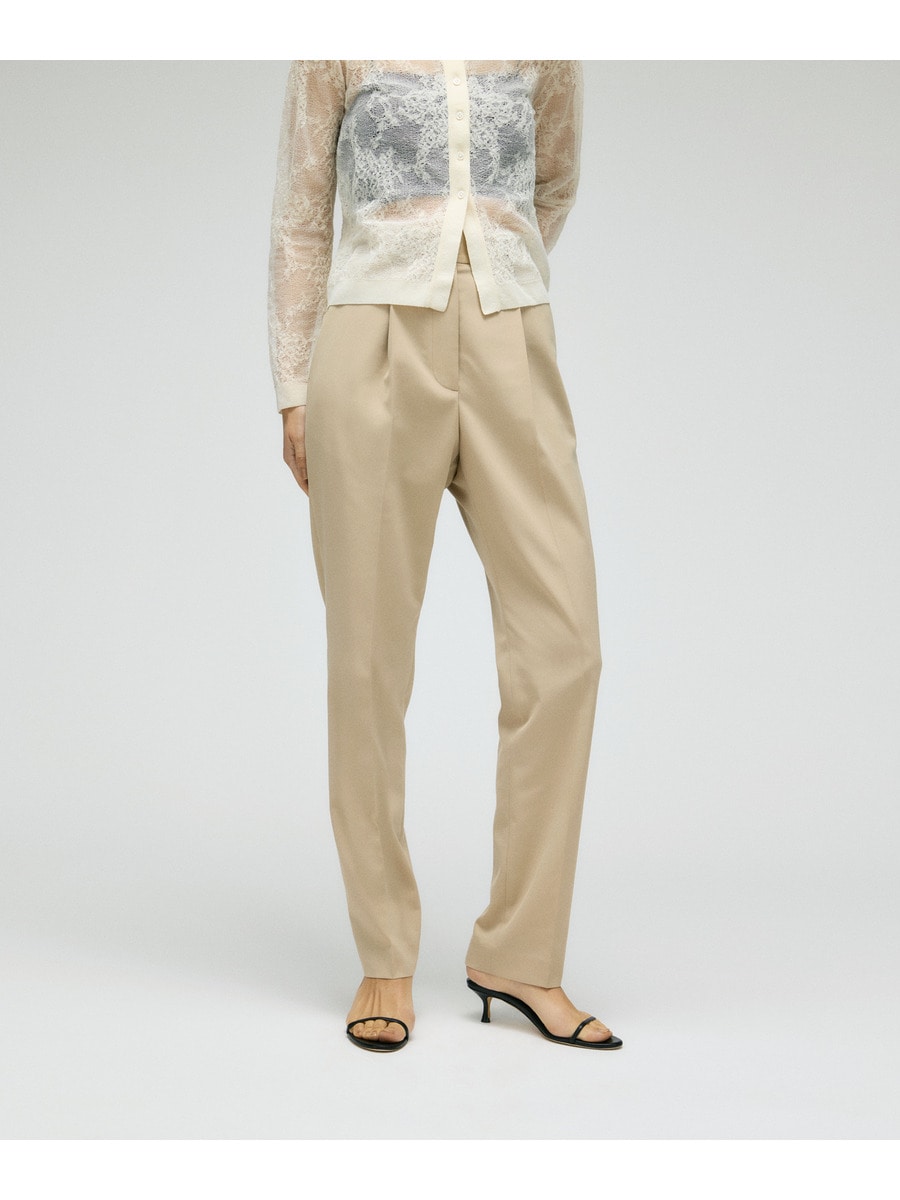 スリムシルエットパンツ