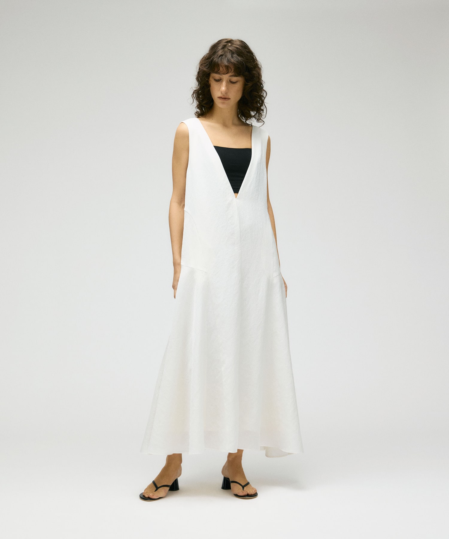 Vネックジャンパーフレアワンピース