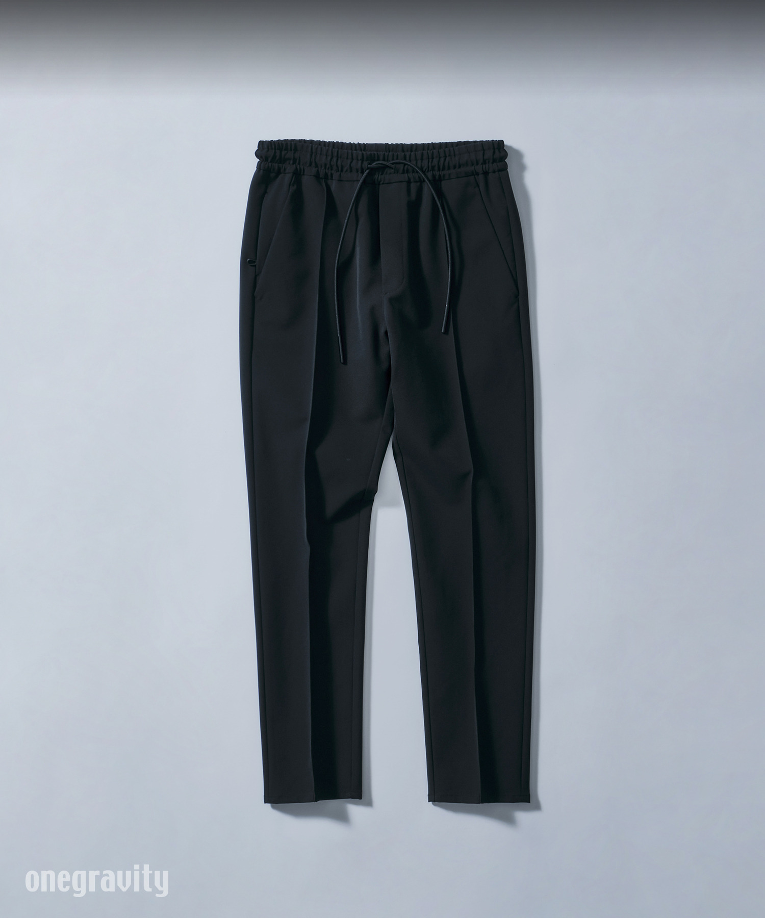 トラックパンツ