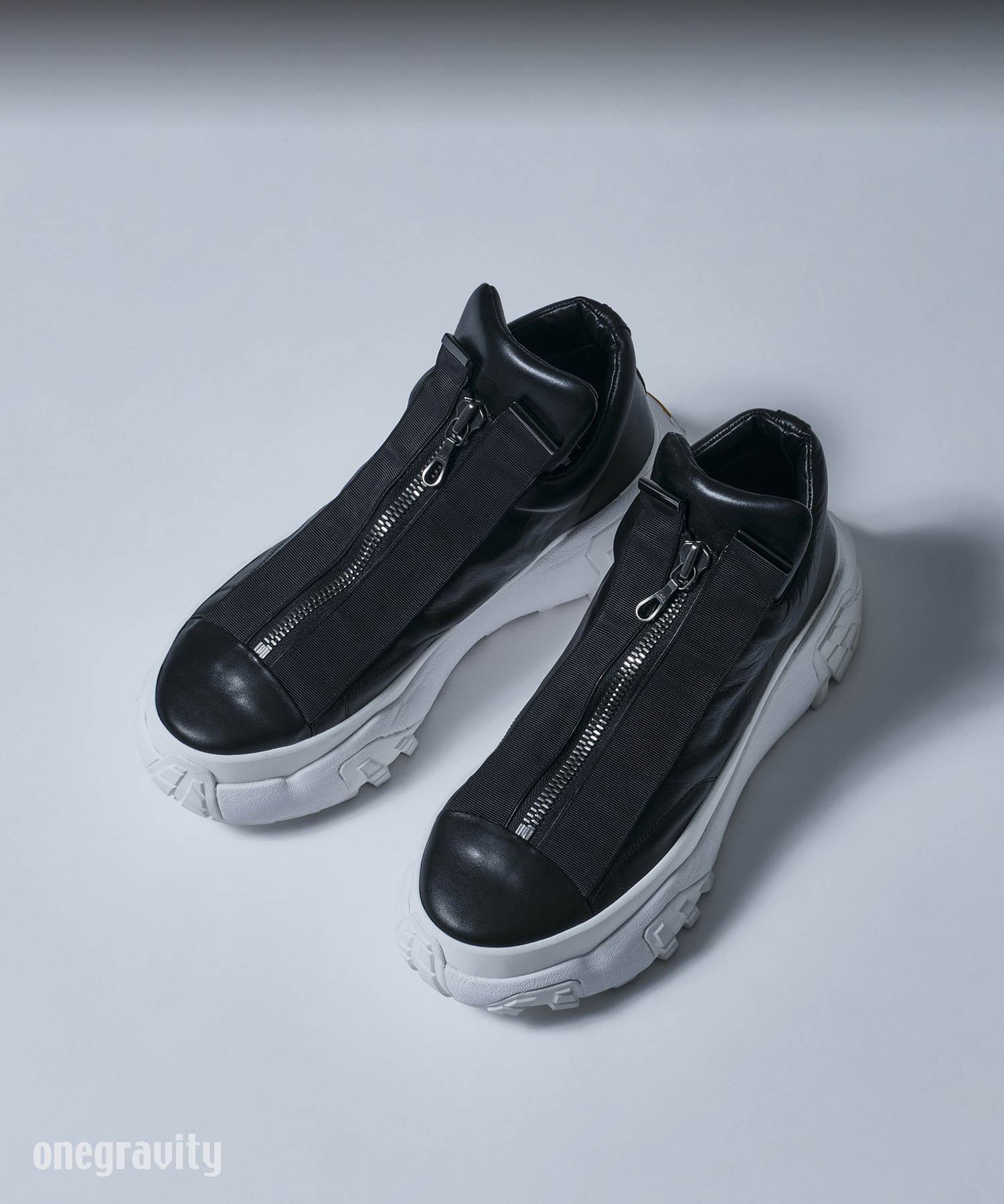 TATSUYAOCONOGI® フロントジップアップスニーカー