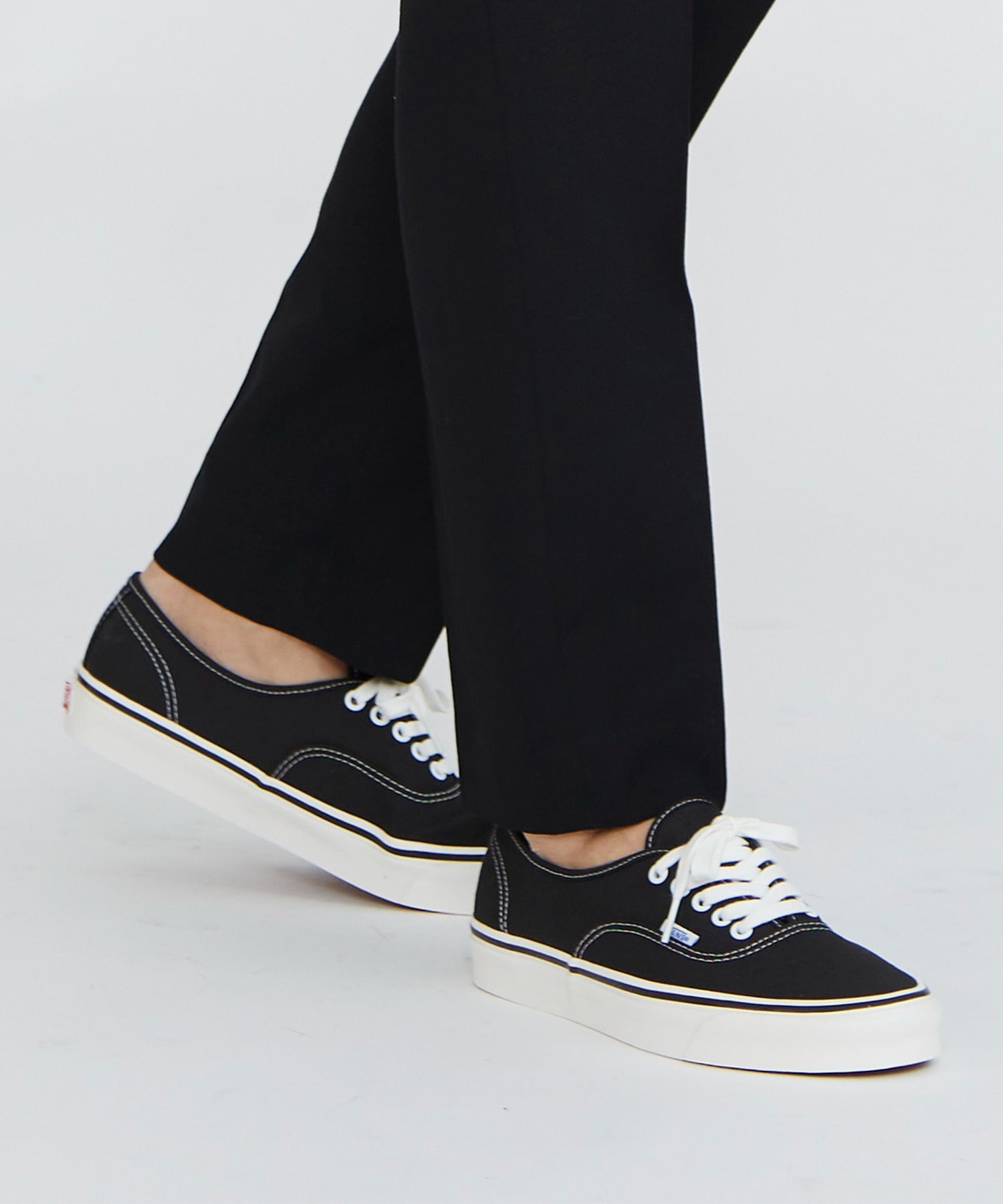 Vans authentic black online on sale