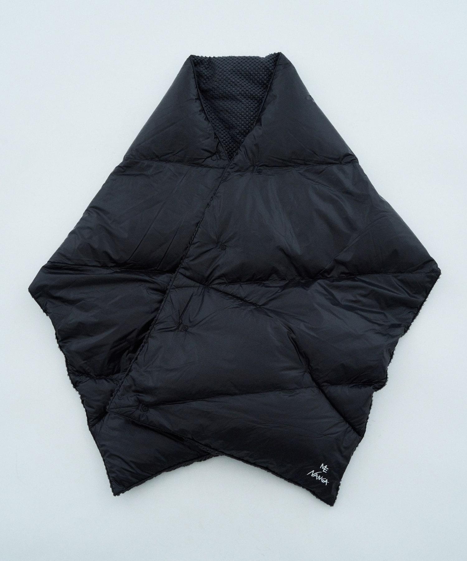 M4E×NANGA リバーシブルダウンポンチョマフラー