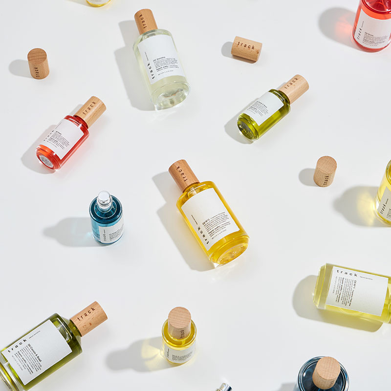 TRACK / POP UP STORE